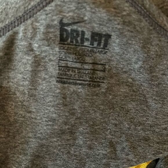 NIKE gray/yellow loose fit yoga/athletic top, size L. - Picture 6 of 6